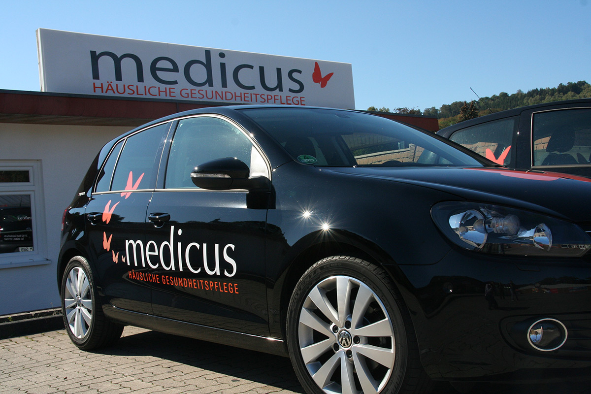 Fahrzeug aus dem medicus Fuhrpark südlich von Hildesheim